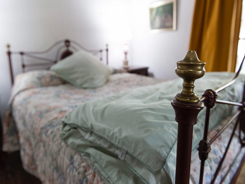 Double bed in El Studio